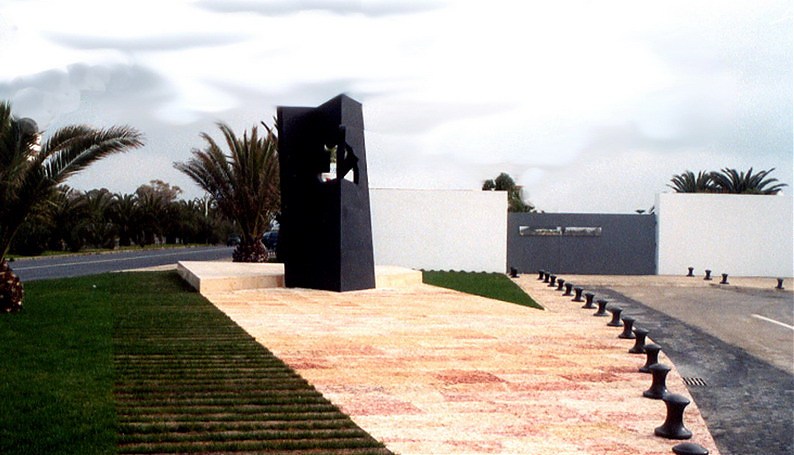 Commemorative monument of the 200 years of the Military College