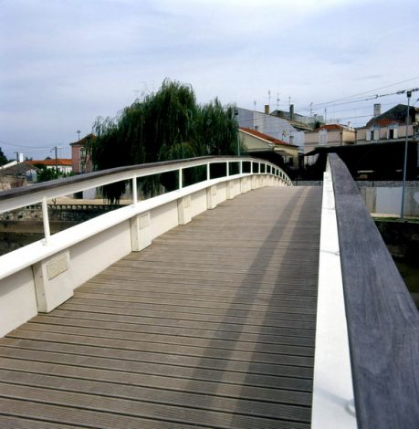 Pedestrian bridge over the River Arunca - Pombal