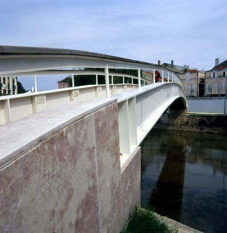 Pedestrian bridge over the River Arunca - Pombal