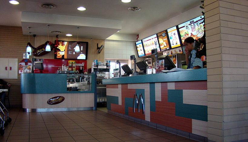 Restaurante McDonald`s Drive-in