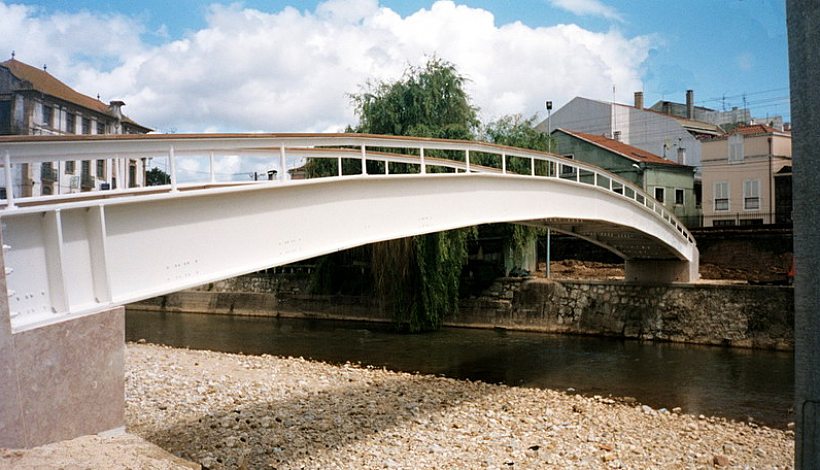 Pedestrian bridge over the River Arunca - Pombal