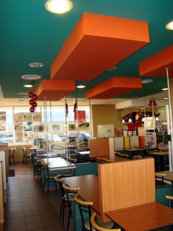 Restaurante McDonald`s Drive-in