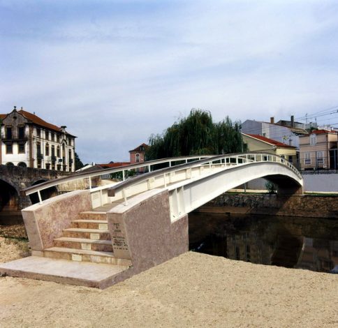 Pedestrian bridge over the River Arunca - Pombal