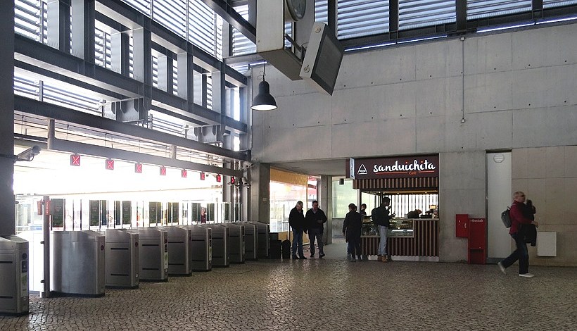 Quiosque Sanduichita Café, Cais do Sodré Station Lisbon